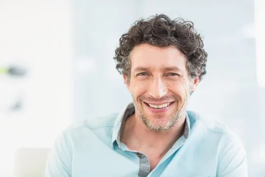 沈悦彤（体育资讯编辑）